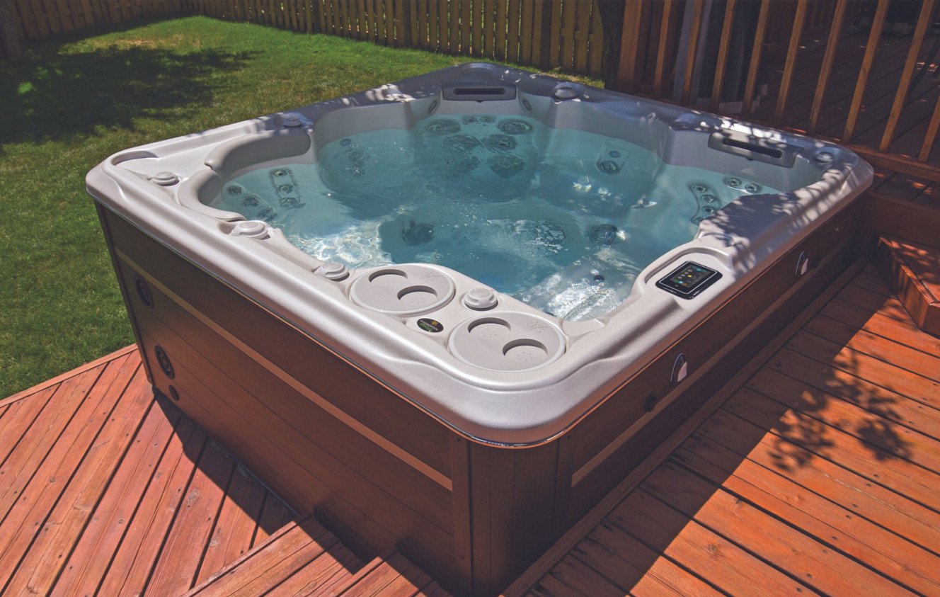 Hydropool Signature 670 Gold 2 Self-Cleaning Hydropool Hot Tub Gold