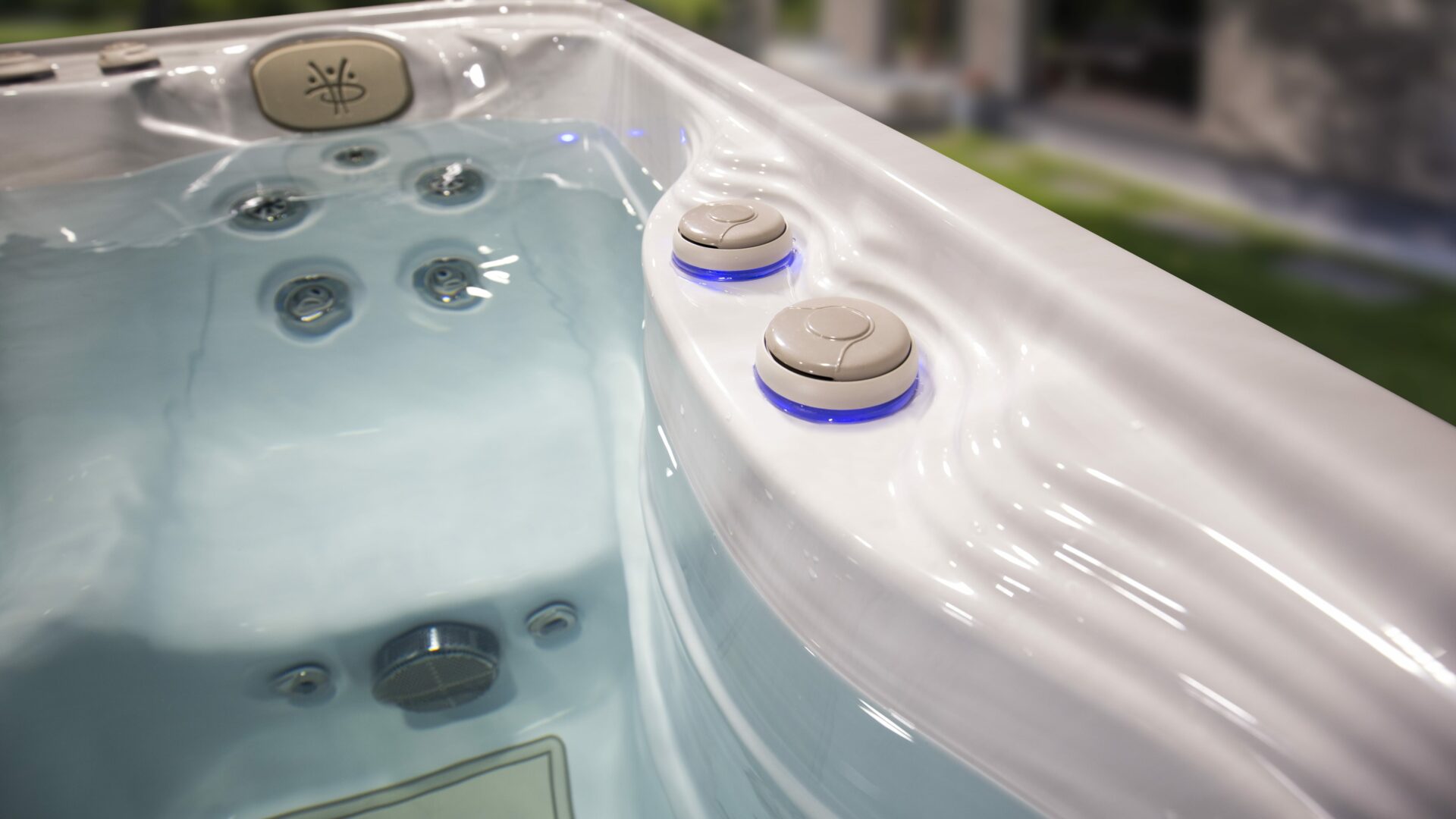 Hydropool Serenity 4300 Hot Tub Pop Up Waterfall Jets Closed Detail