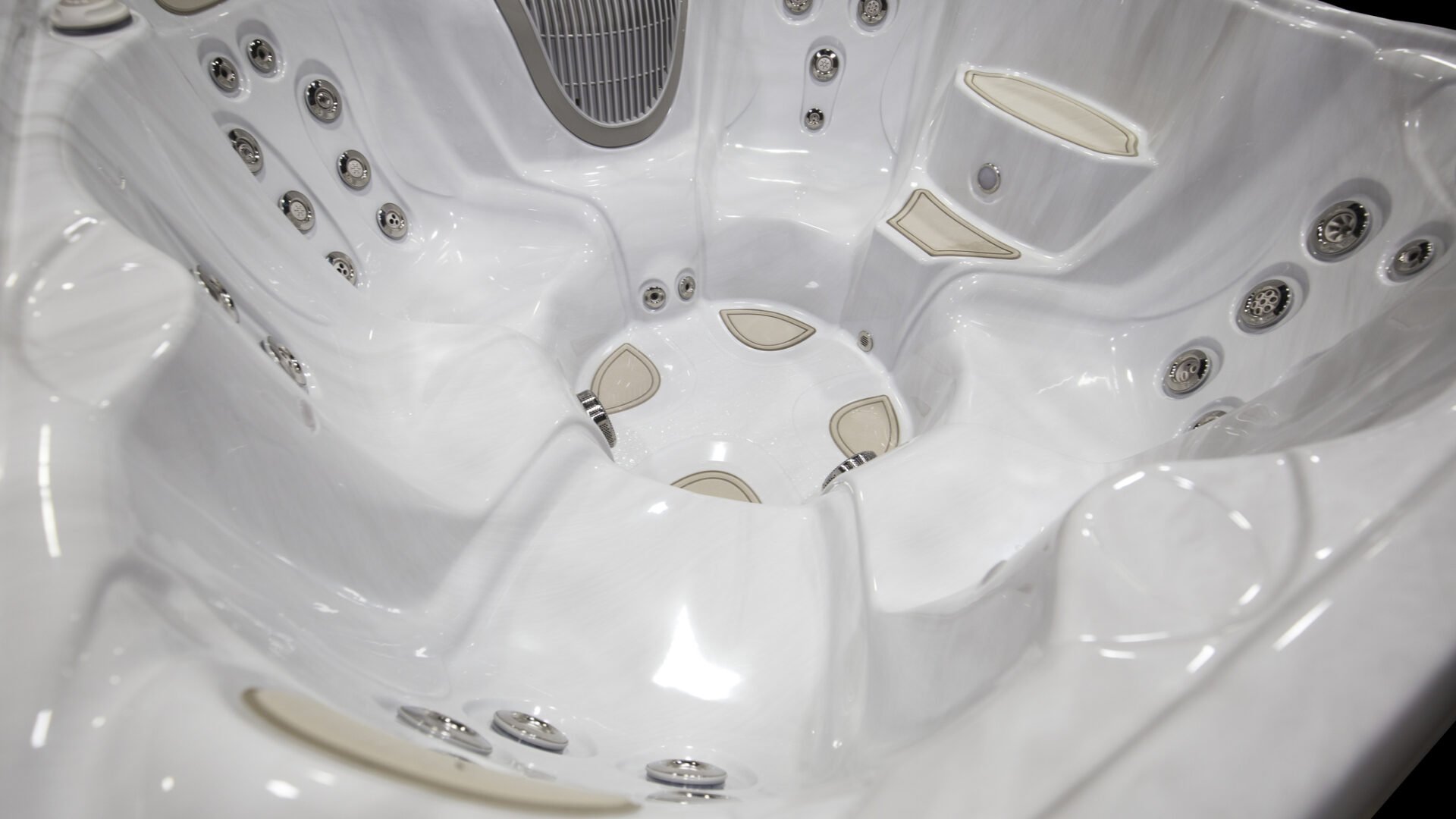 Hydropool Serenity 6600 2 Hydropool Serenity 6600 Footwell Interior
