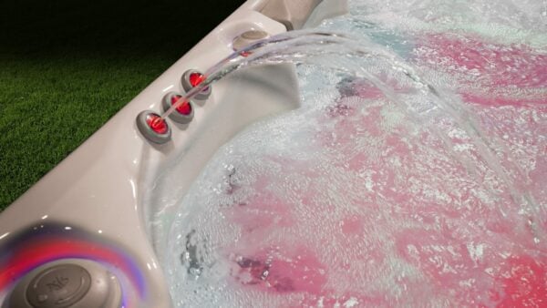 Hydropool Signature 970 Platinum White Cascading Waterfall Jets Red