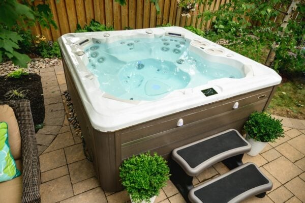 Hydropool Signature 720 Platinum lifestyle install