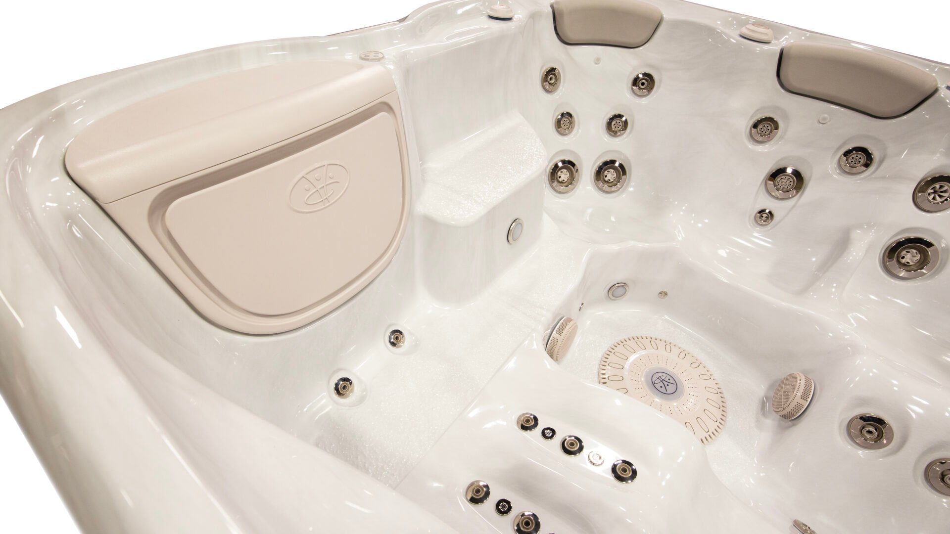 HP23 2024 Signature 455 Platinum Hot Tub Interior Seating Image9483
