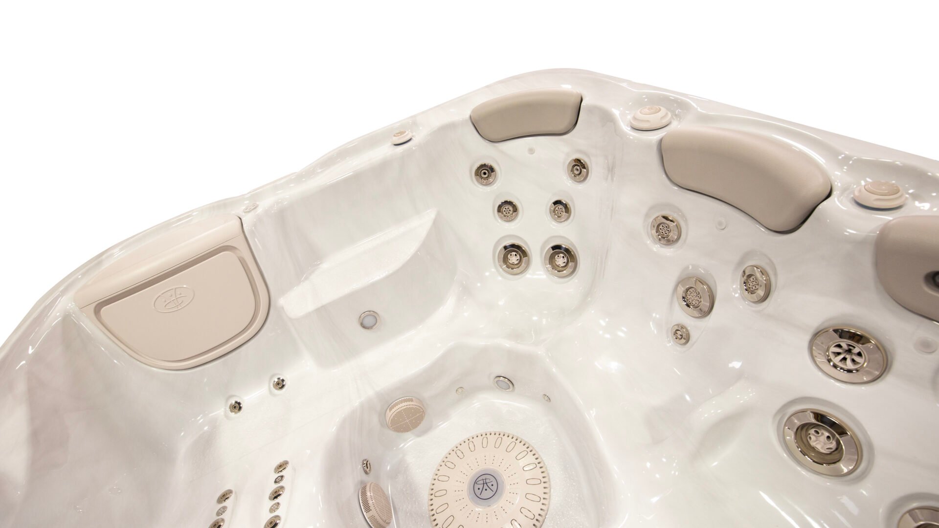 HP23 2024 Signature 455 Platinum Hot Tub Interior Seating2 Image9453